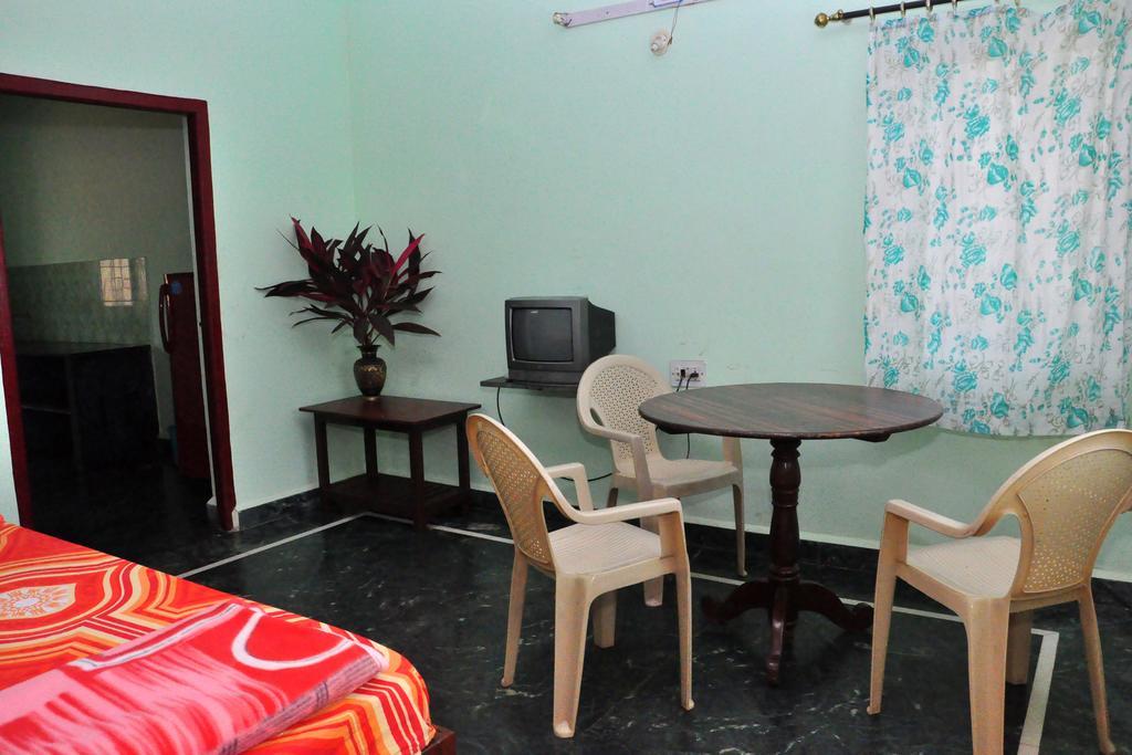 Castelinho'S Home Away From Home أنجونا الغرفة الصورة