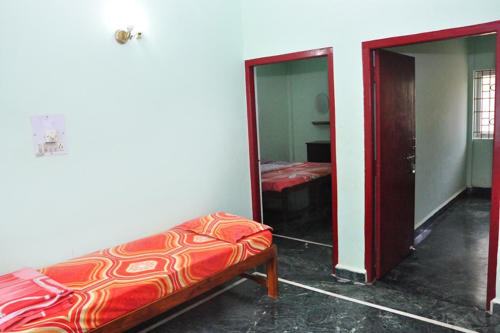 Castelinho'S Home Away From Home أنجونا الغرفة الصورة