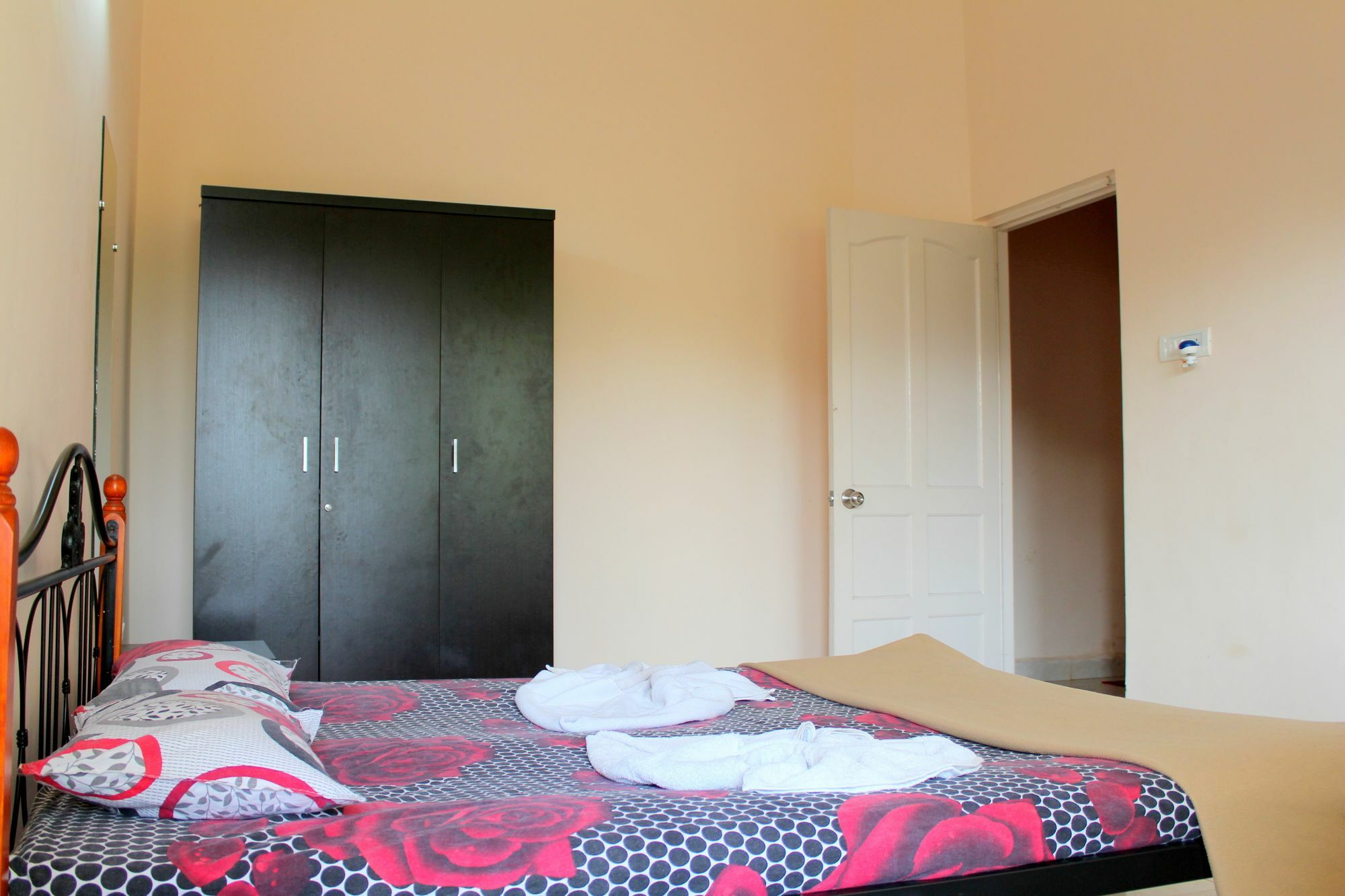 Castelinho'S Home Away From Home أنجونا المظهر الخارجي الصورة